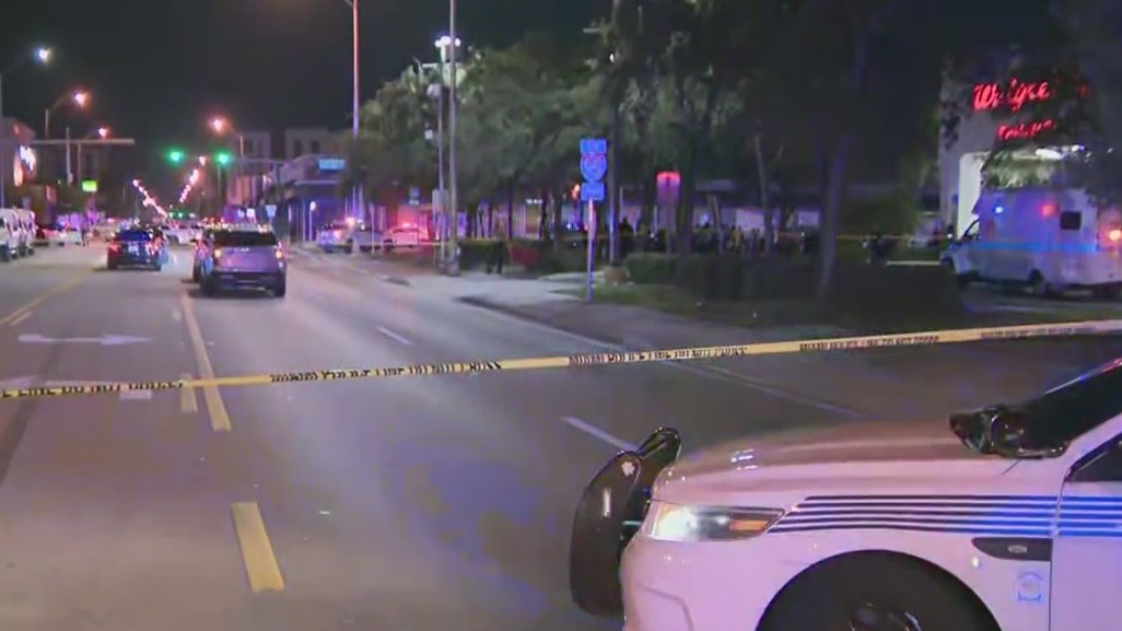Florida officer in 'grave condition' after being shot while chasing robbery suspect